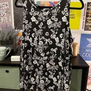 Black and white floral tank